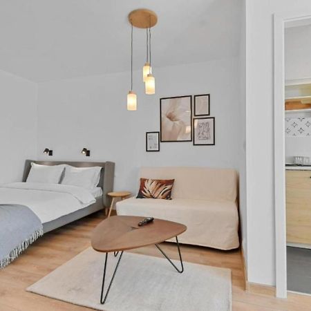 Serene Retreat - Beautifully Designed Studio Bucharest Luaran gambar
