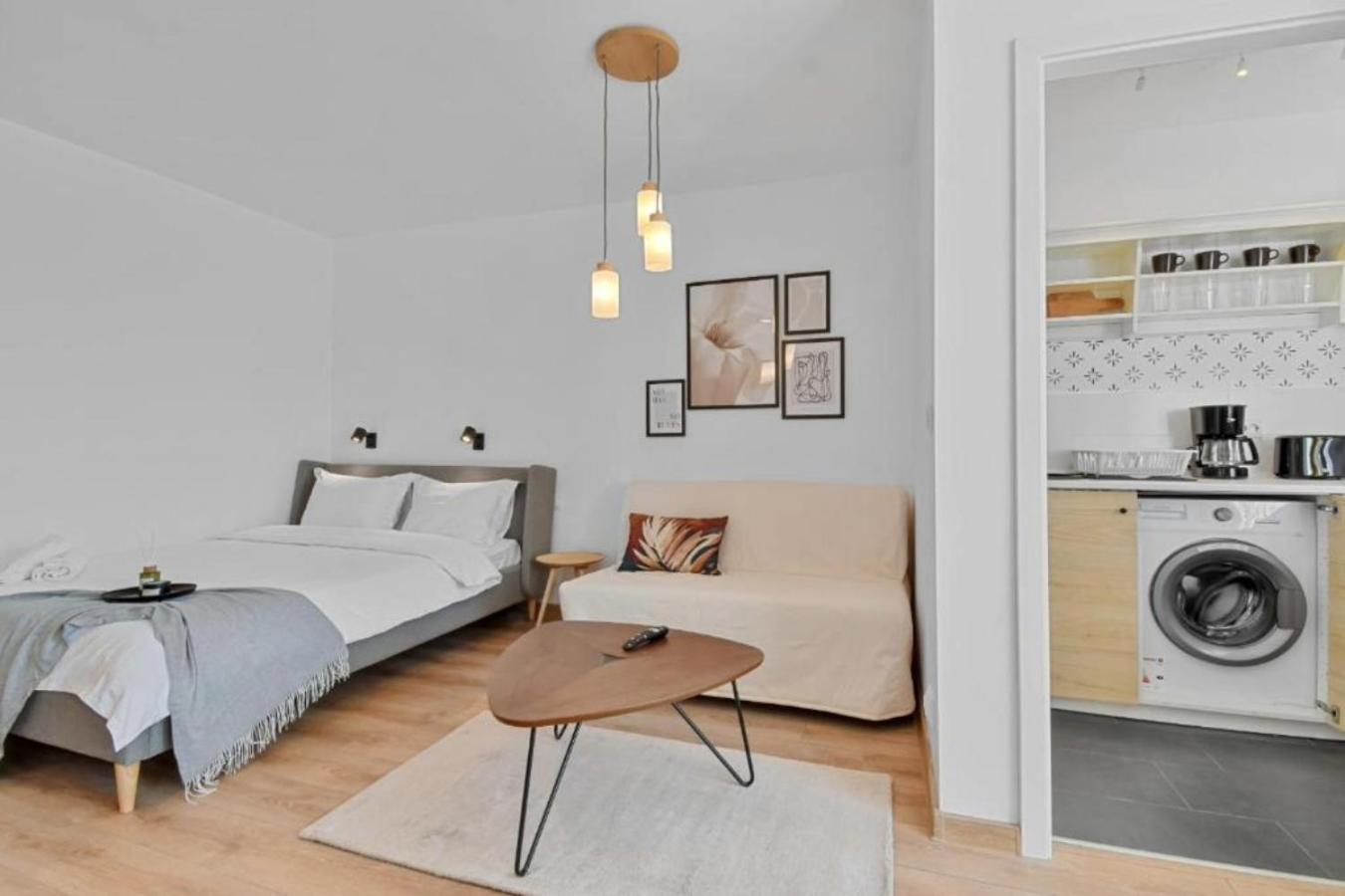 Serene Retreat - Beautifully Designed Studio Bucharest Luaran gambar